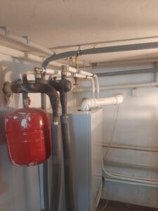 Napojenie 12kW TČ Hyundai Supreme HPSI na existujúci vykurovací systém